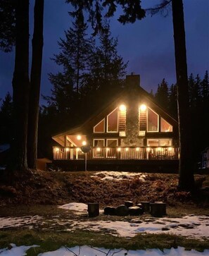 小屋 (River Rock Mountain Cabin) | 外觀