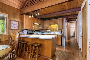 Cabin (Elk Country Cabin) | Exterior