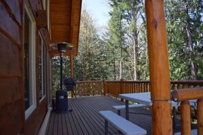 Balcony - Creekside Cabin (Packwood)