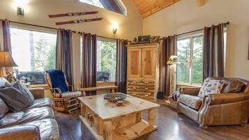 Cabin (Antler Ridge) | Exterior