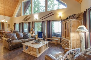 Cabin (Antler Ridge) | Exterior