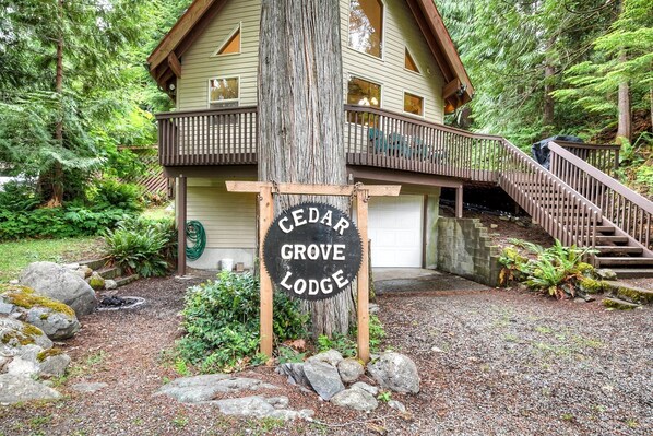 Mökki (Cedar Grove Lodge) | Ulkopuoli