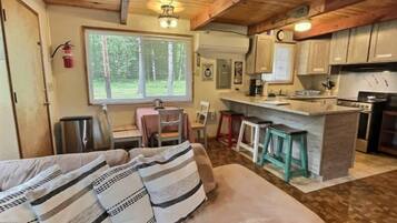 Cabin (Papa`s Packwood Cabin) | Bahagian luar