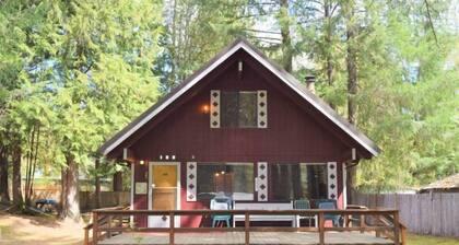Papa`s Packwood Cabin