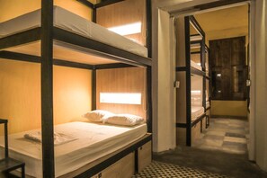 Basic Shared Dormitory, 8 Beds, Shared Bathroom | Ilmainen Wi-Fi, vuodevaatteet