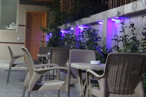 Pintu masuk properti