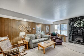 TV, fireplace, ping pong