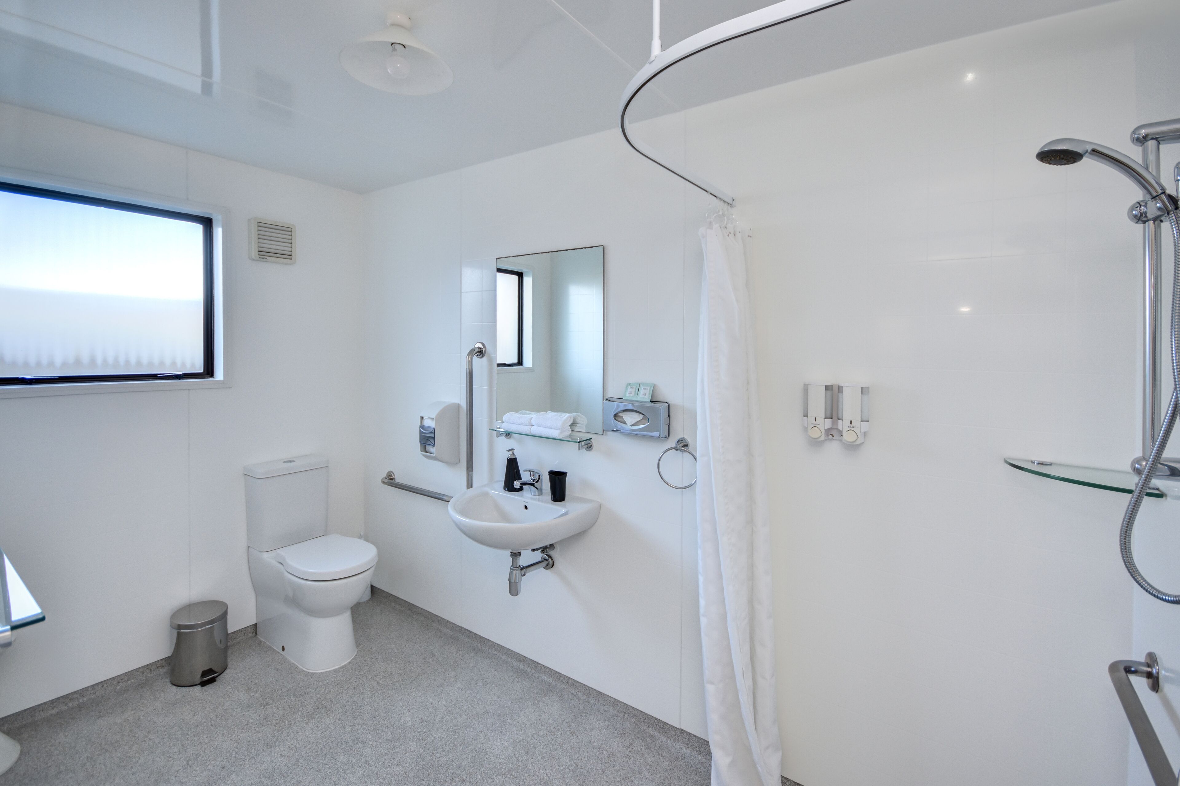 Two Bedroom Apartment, Sleeps 4 | Bathroom