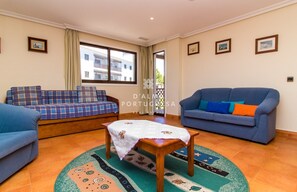 TV - Falésia Beach Apartment by D'Alma Portuguesa (Albufeira)