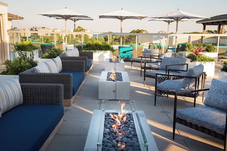 Rooftop bar. Courtyard by Marriott Hilton Head Island