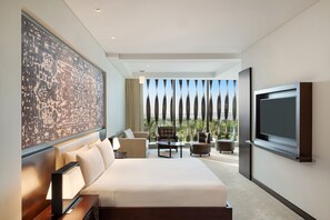 Minibar, caja de seguridad en la habitación y decoración personalizada 