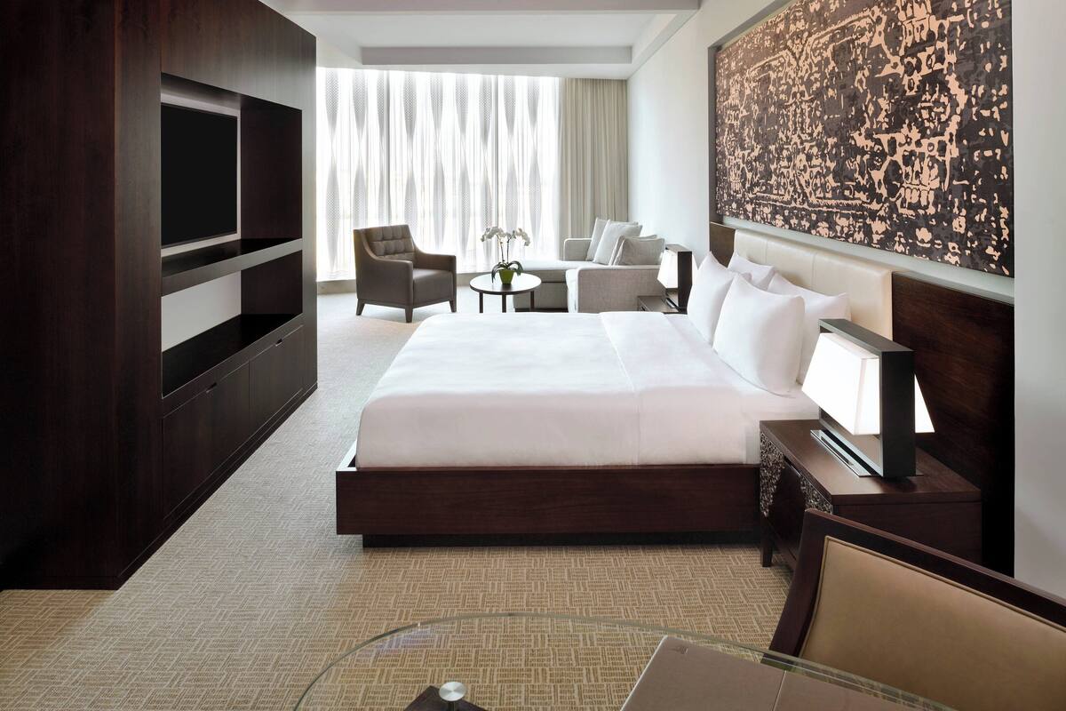 junior suite, 1 king bed with sofa bed | 1 bedroom, minibar, in-room safe, individually decorated