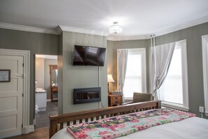 Egyptian cotton sheets, premium bedding, pillowtop beds - Georgestown Inn (St. John's)