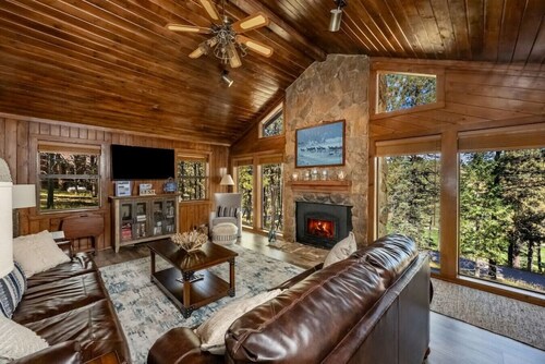 Cabin by AF Country Club Hot Tub