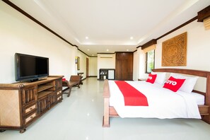 Desk, soundproofing, free WiFi - OYO 453 Thai Boutique Resort (Rawai)