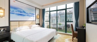 Yiwu Luck Bear Hotel