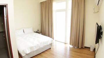 Habitació doble | Cortines opaques, wifi gratuïta i roba de llit