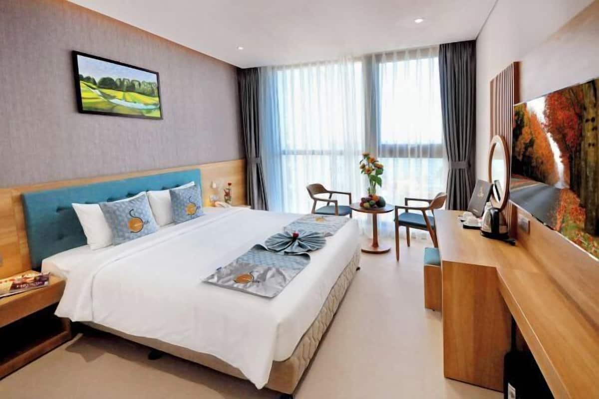Minibar, in-room safe, desk, blackout curtains