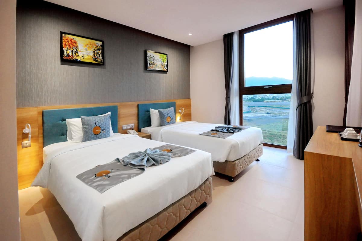 Deluxe Twin Room, City View