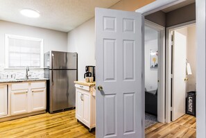 Interior - Perfect for Monthly Stays. READ DESCRIPTION (Grand Prairie)