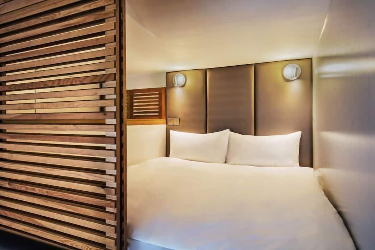 1 bedroom, down duvets, free WiFi, bed sheets