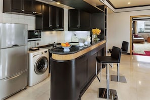 Executive kamer | Privékitchenette | Een mini-koelkast, een waterkoker