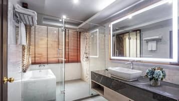 Free toiletries, hair dryer, bathrobes, towels