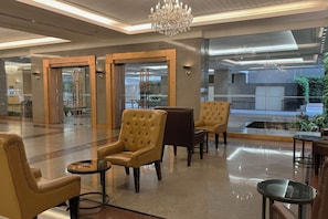 Kawasan tempat duduk lobi