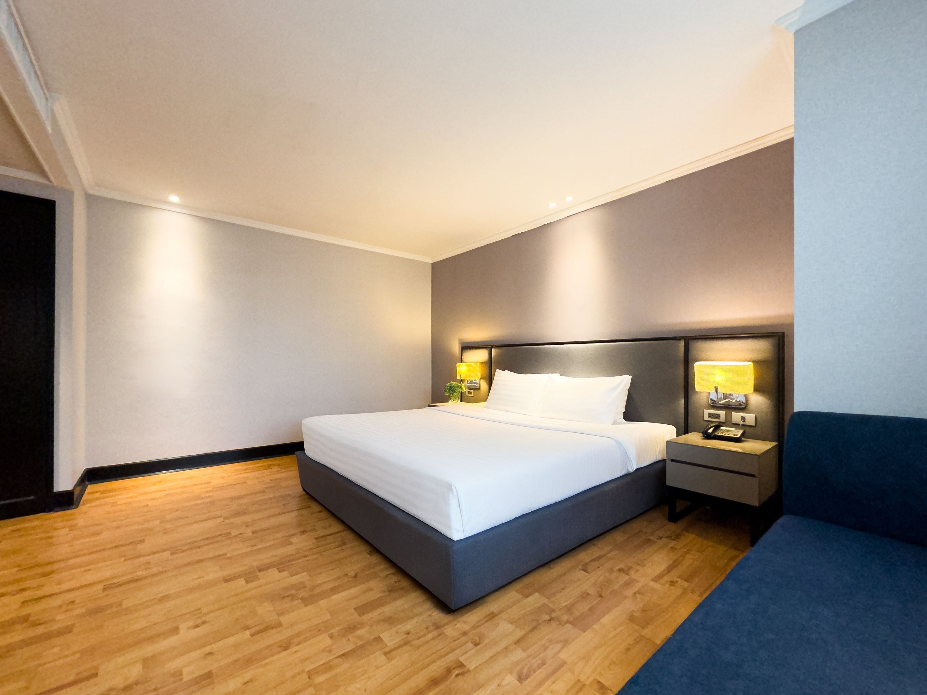 1 bedroom, hypo-allergenic bedding, in-room safe, blackout curtains