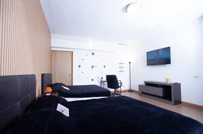 1 soverom, skrivebord, wi-fi (inkludert) og sengetøy