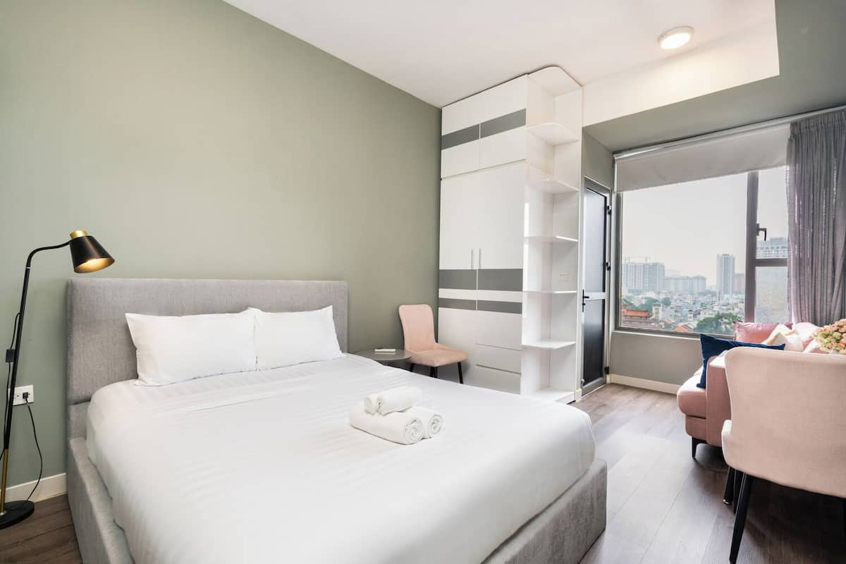 Design Studio Suite, City View | 3 bedrooms, premium bedding, memory foam beds, blackout drapes