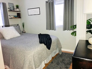 2 bedrooms, desk, iron/ironing board, WiFi - Downtown Dunedin! 2 bedroom 2 bath (Dunedin)