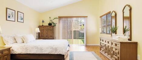 3 soverom, strykejern/-brett, wi-fi og sengetøy