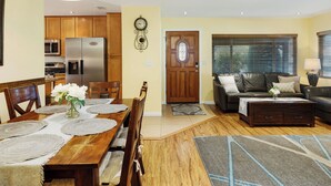 Dining - Spacious private house (Lawndale)