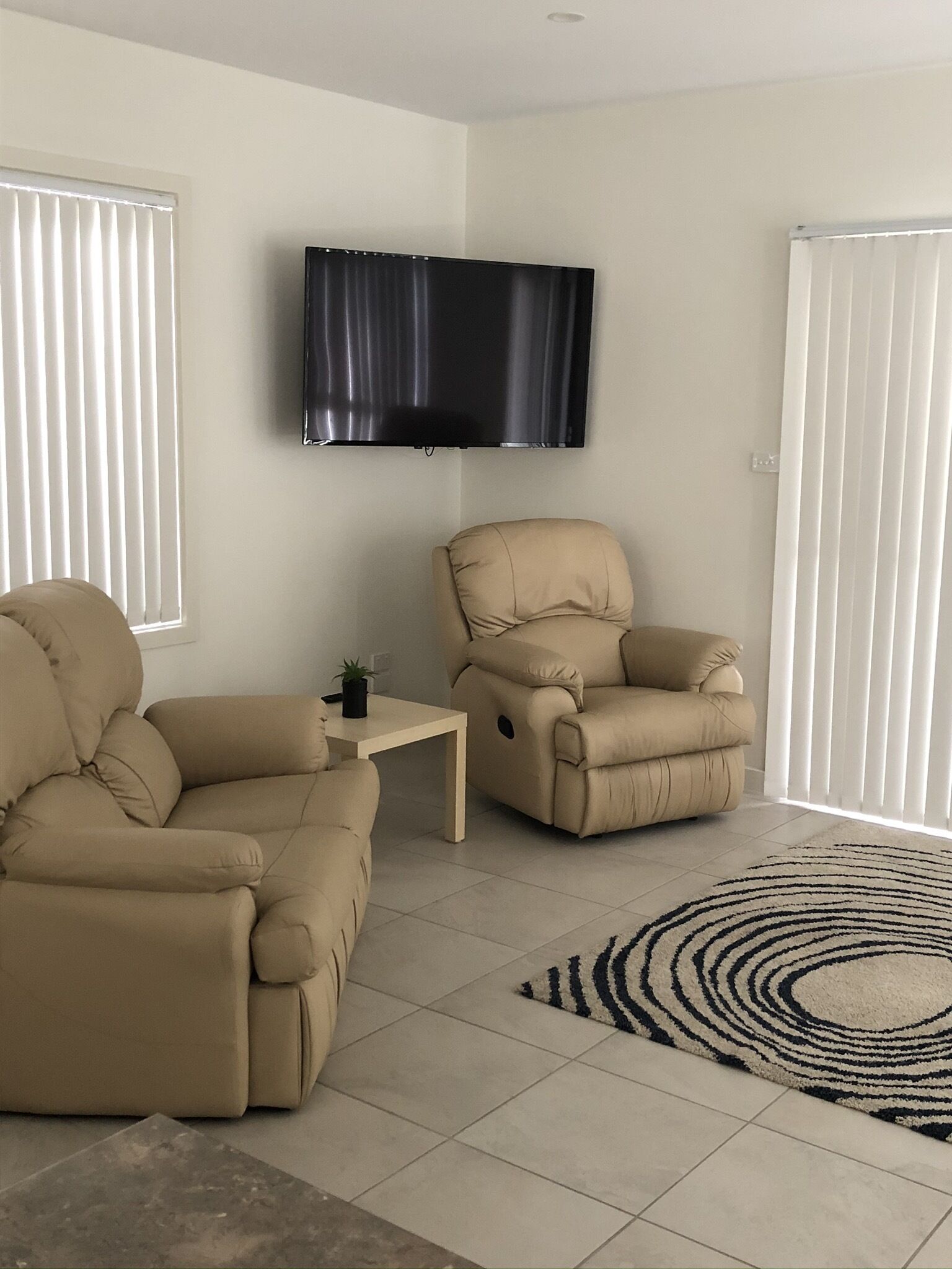 AGATHAS  AT  MARION \n4 Bedrooms 3 with Ensuites  & 4th Bedroom Main Bathroom — image 12