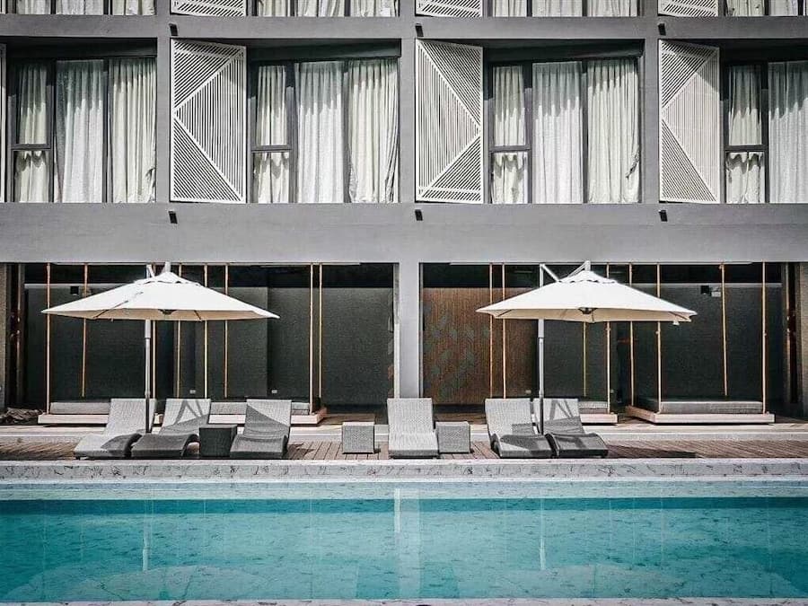 Outdoor pool, sun loungers