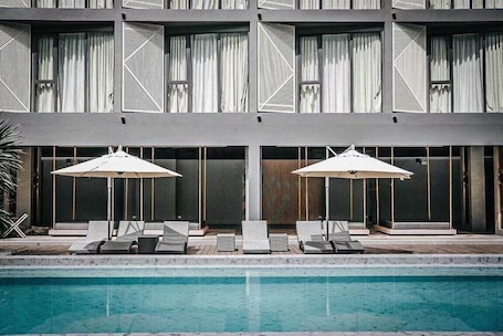 Outdoor pool, sun loungers