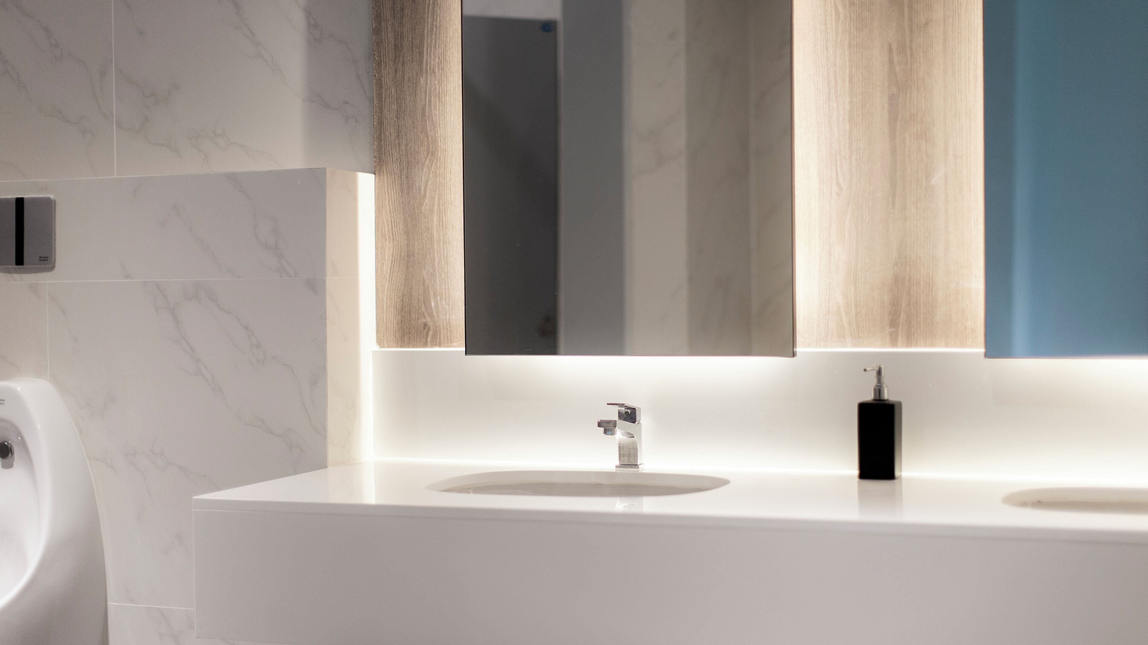 separate bathtub and shower, jetted bath, rainfall showerhead