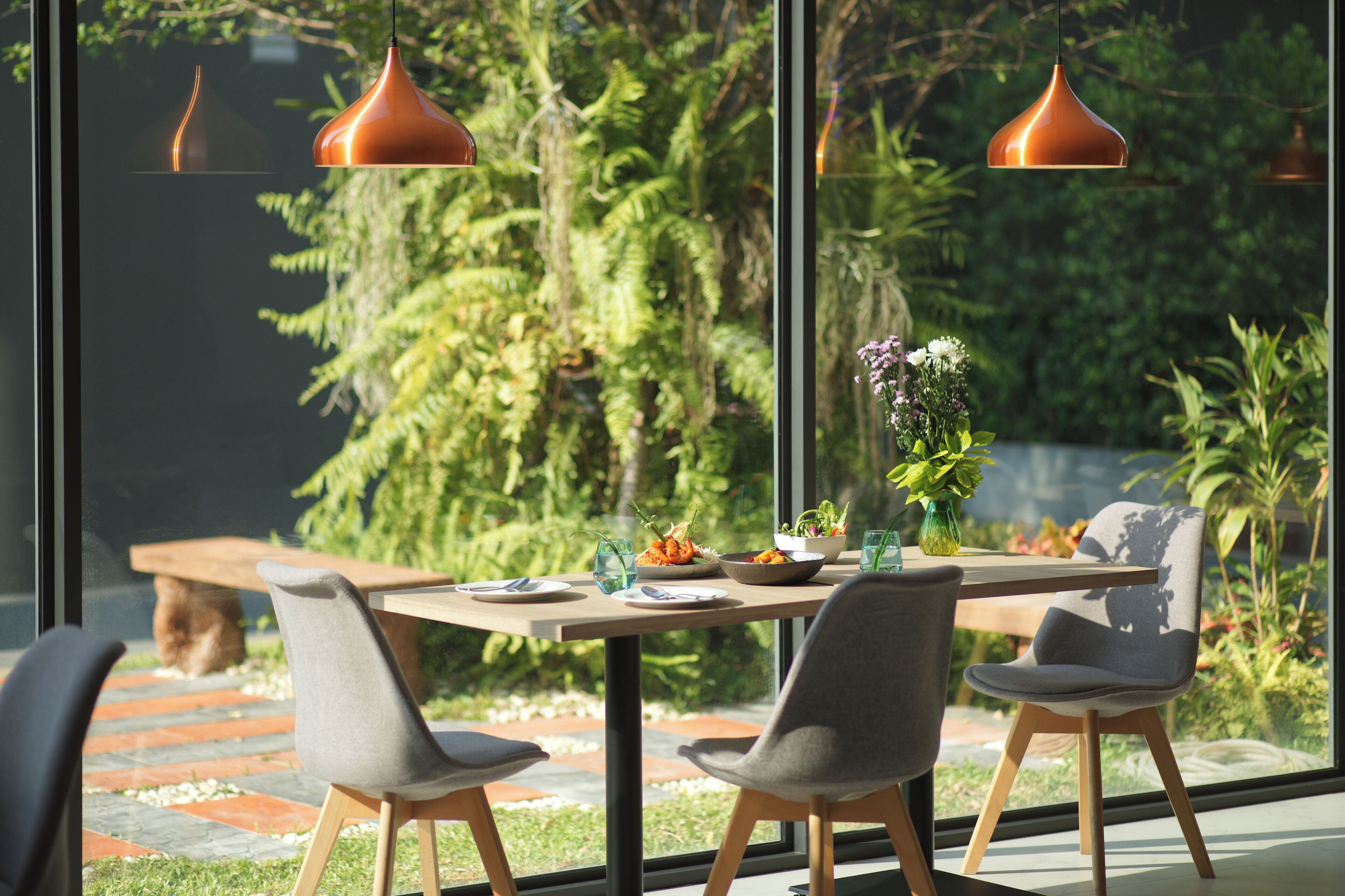 breakfast, lunch, dinner served; local and international cuisine