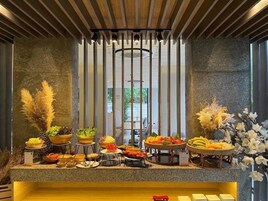 Daily buffet breakfast (THB 350 per person)
