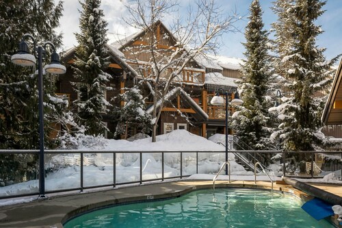 Superb 2Br/2Ba Townhouse: AC, Private HT, Pool