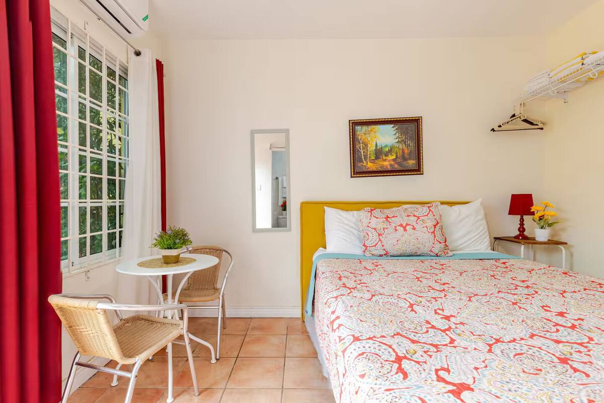 Desk, iron/ironing board, WiFi (free), individually decorated