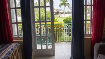 Charming M 1 Bedroom | Balcon
