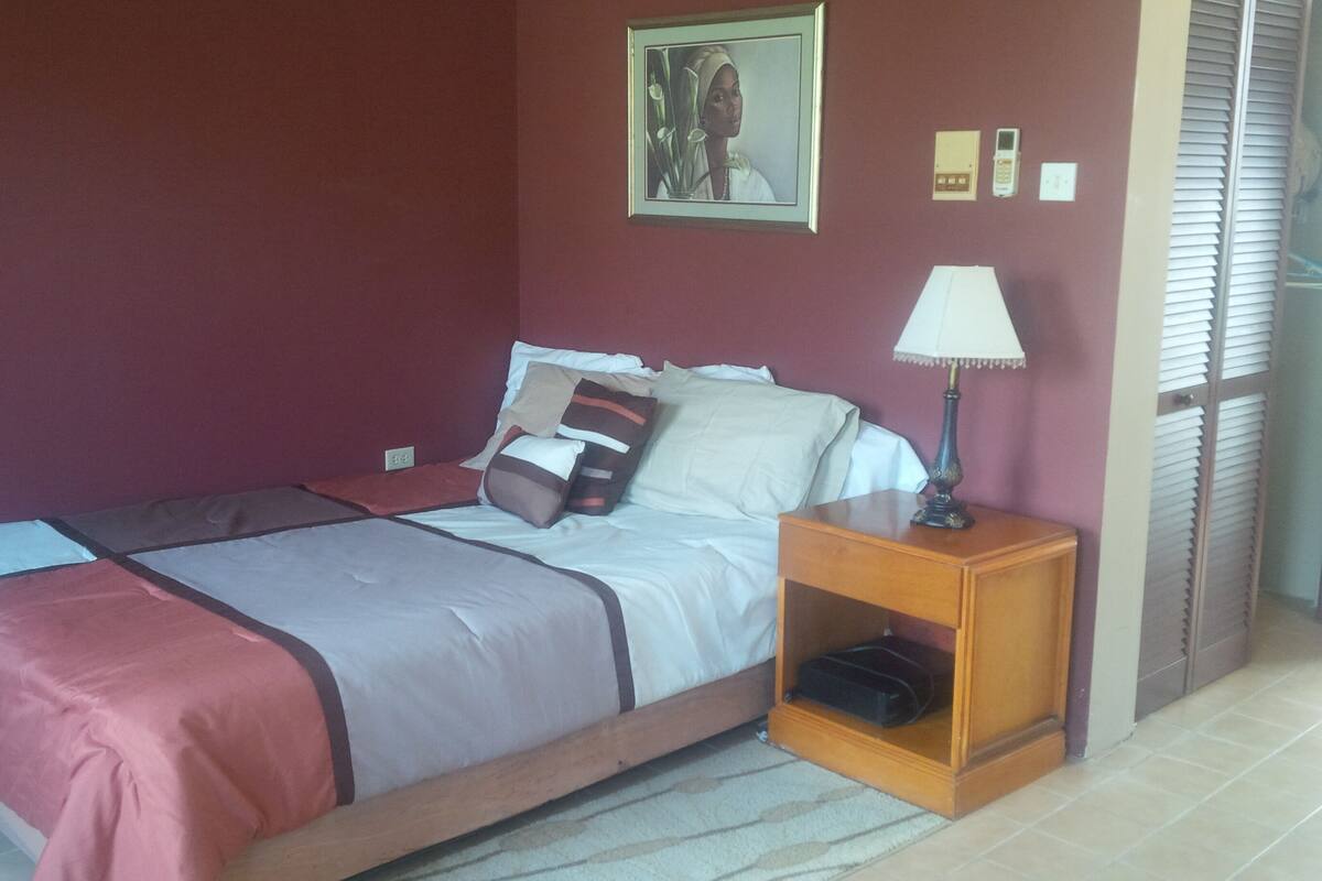 Cute and Quite Studio | Desk, iron/ironing board, WiFi (free), individually decorated