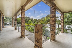 Property grounds - Directly opposite the beach access and a leisurely stroll to the club,... (Hat Head)