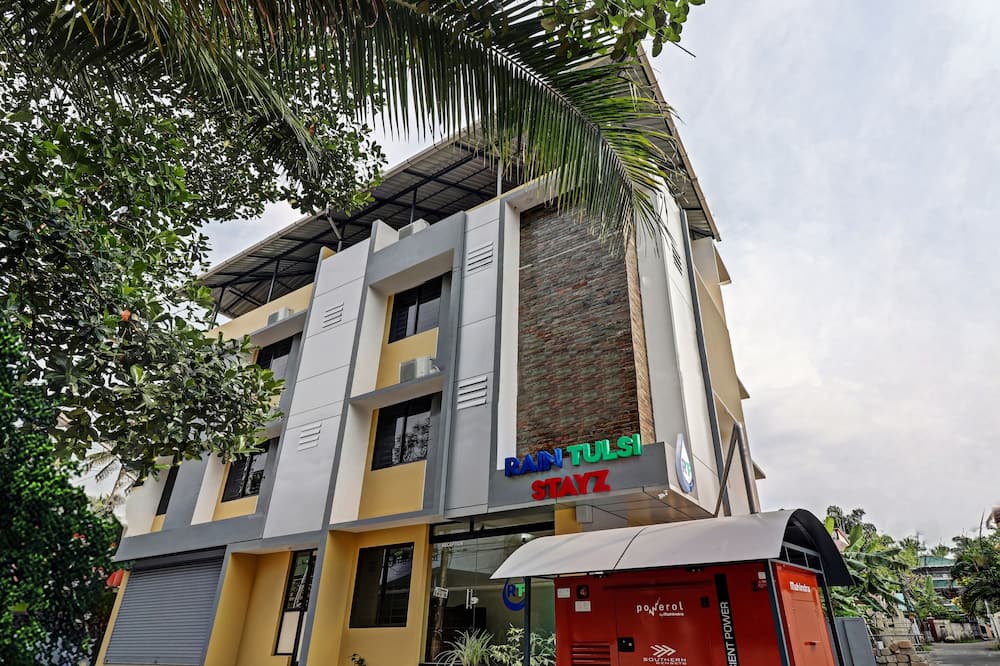 Itsy Hotels Rain Tulsi Stayz, Palarivattom Junction