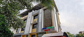 Itsy Hotels Rain Tulsi Stayz, Palarivattom Junction