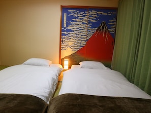 2 bedrooms, soundproofing, free WiFi, bed sheets