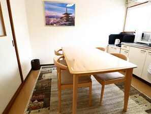 Flat-screen TV - Fujisan YOU Apartment (Fujiyoshida)