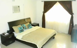Individually decorated, individually furnished, desk, laptop workspace - Orange Resort (Calabar)